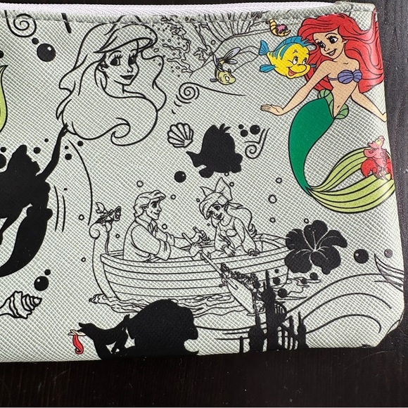 Disney The Little Mermaid wallet/wristlet/pouch, great pattern placement - Picture 6 of 8